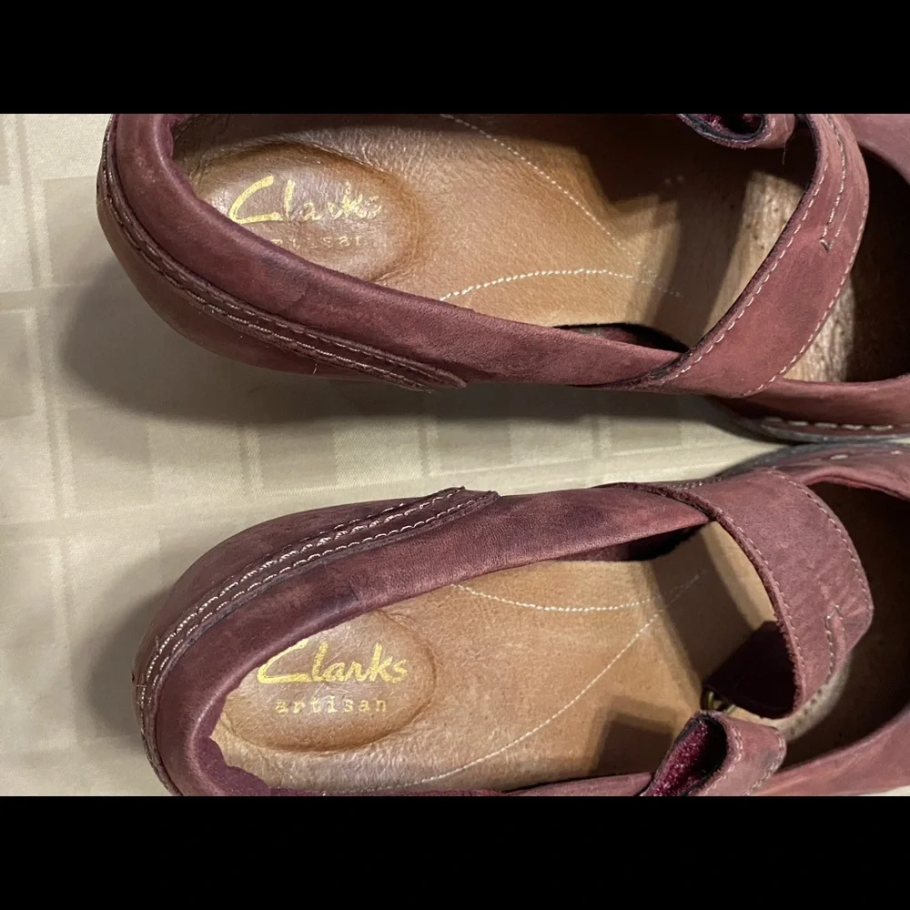 Clarks artisan maroon